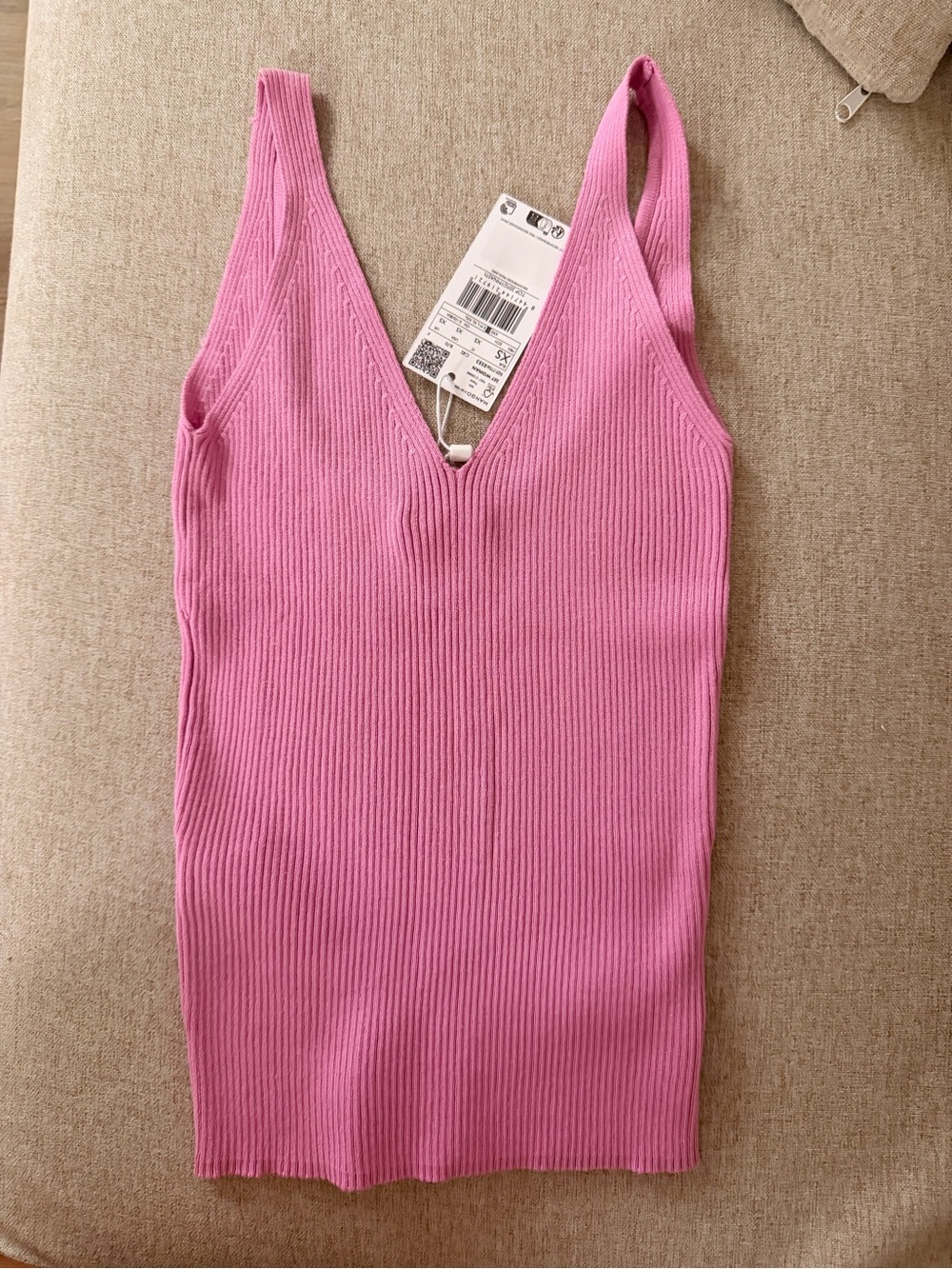 Mango Pink Ribbed V-Neck Tank - Picture 3 of 4